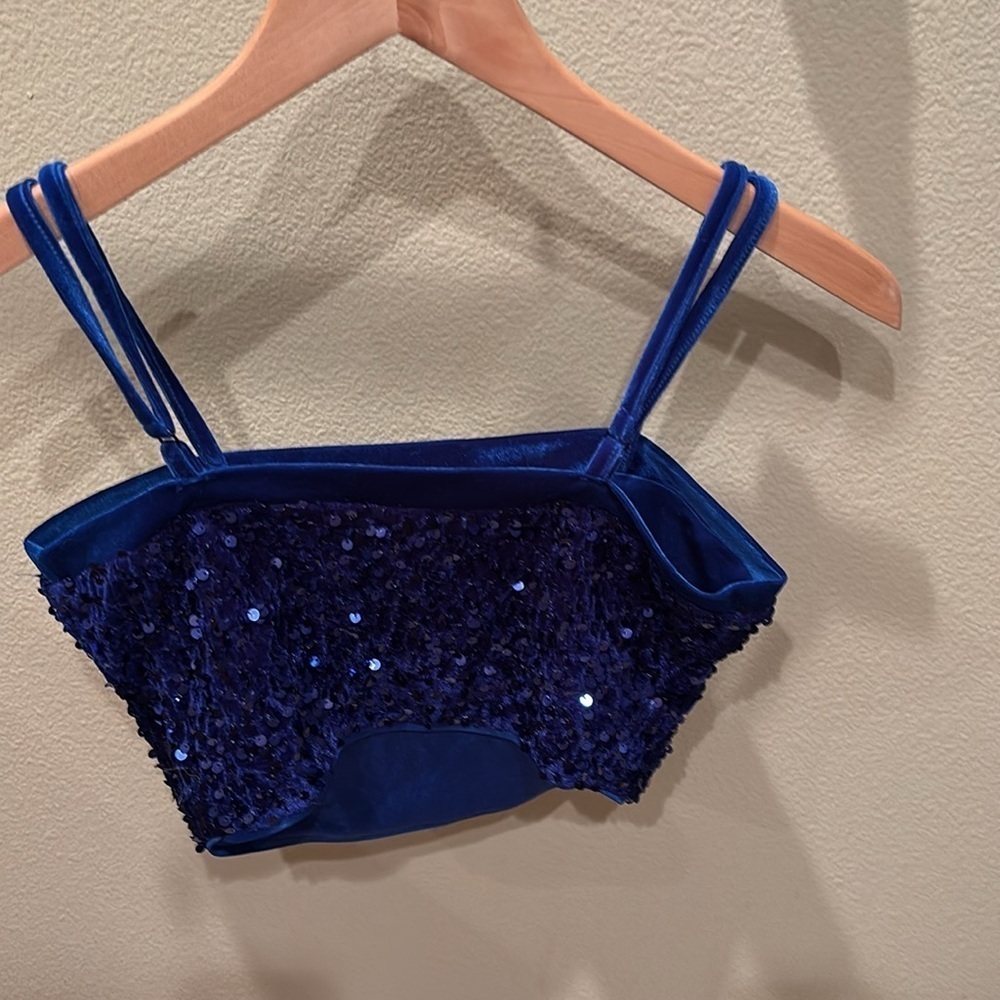 Allegra K Shimmering Blue Sequin Top - Picture 6 of 9